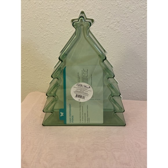 The Pioneer Woman Christmas Tree Shaped Treats Cookies Green Plastic Con… - Picture 2 of 3